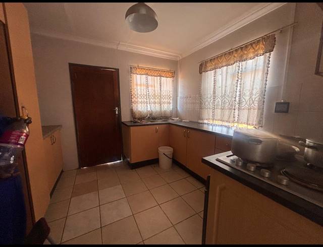3 BEDROOM HOUSE TO LET IN BLOEMSIDE